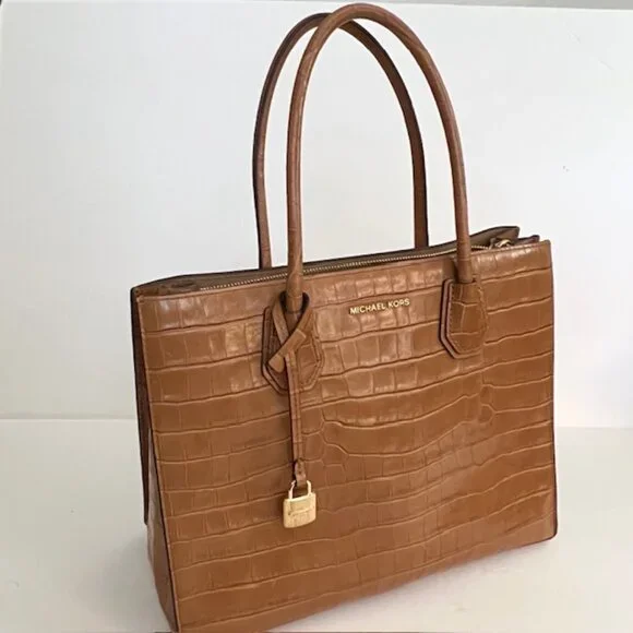 Michael Kors Croc Embossed Leather Adjustable Handbag Crossbody - Picture 2 of 16